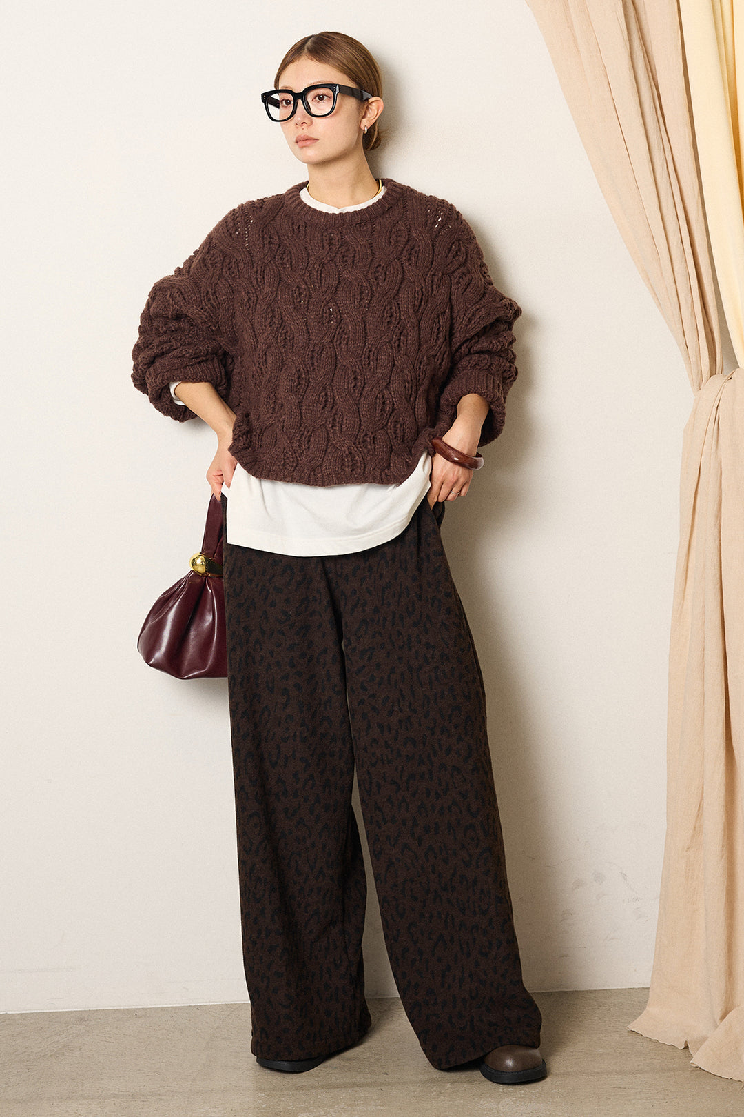 [SET]ケーブルリラックスショートニット+箔プリントBIGシルエットロングスリーブTシャツ+レオパードジャガードニットパンツ(3set)