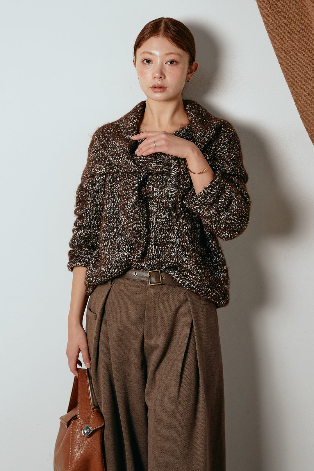 [SET]スカーフ付きミックスニットトップス+細ベルト付き起毛タックワイドパンツ(2set)