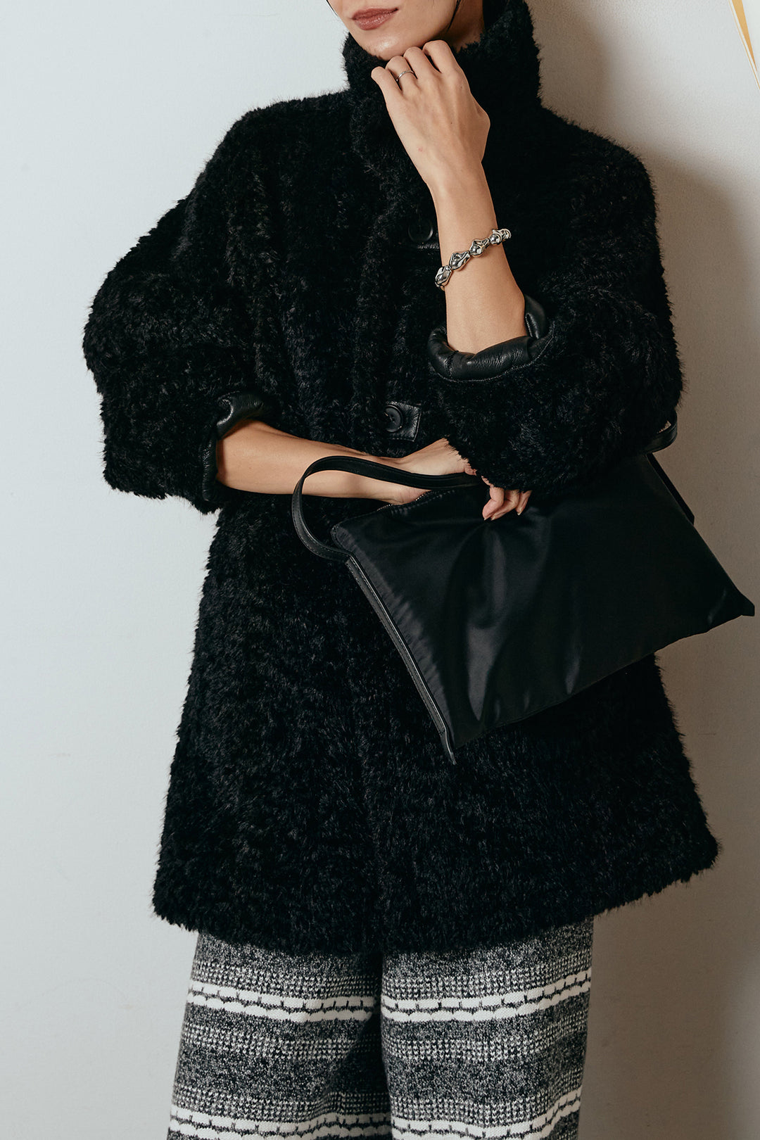 [SET]リバーシブルボアアウター+マルチライン柄リラックスニットパンツ(2set)