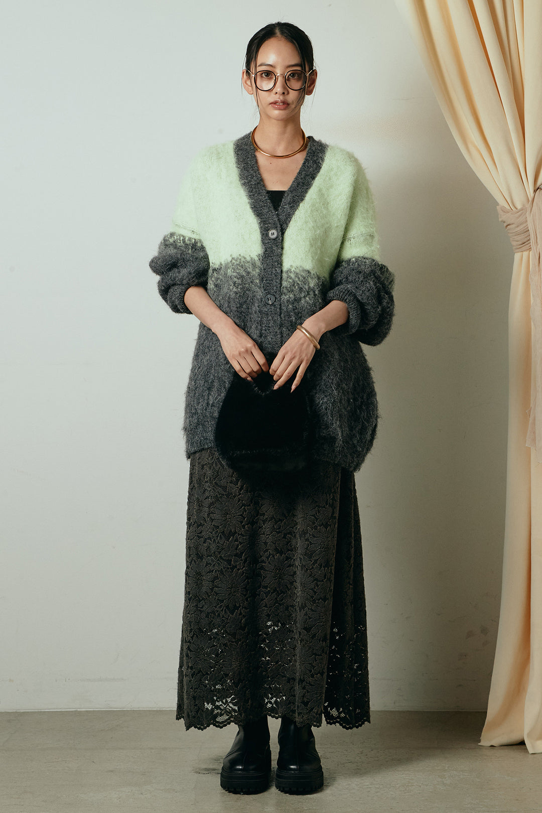 [SET]起毛グラデーションニットカーディガン+花柄刺繍ベロアフレアスカート(2set)