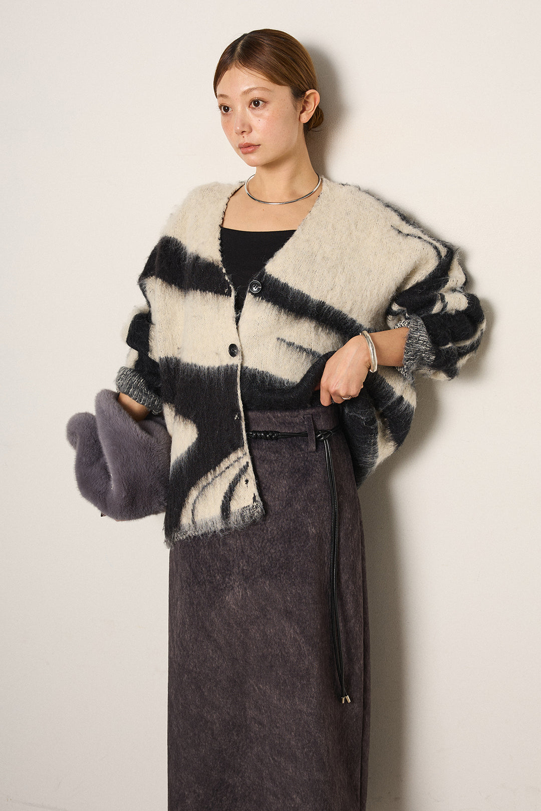 [SET]アクセントブラッシュドカーディガン+ロープベルト付きスウェード調スカート(2set)