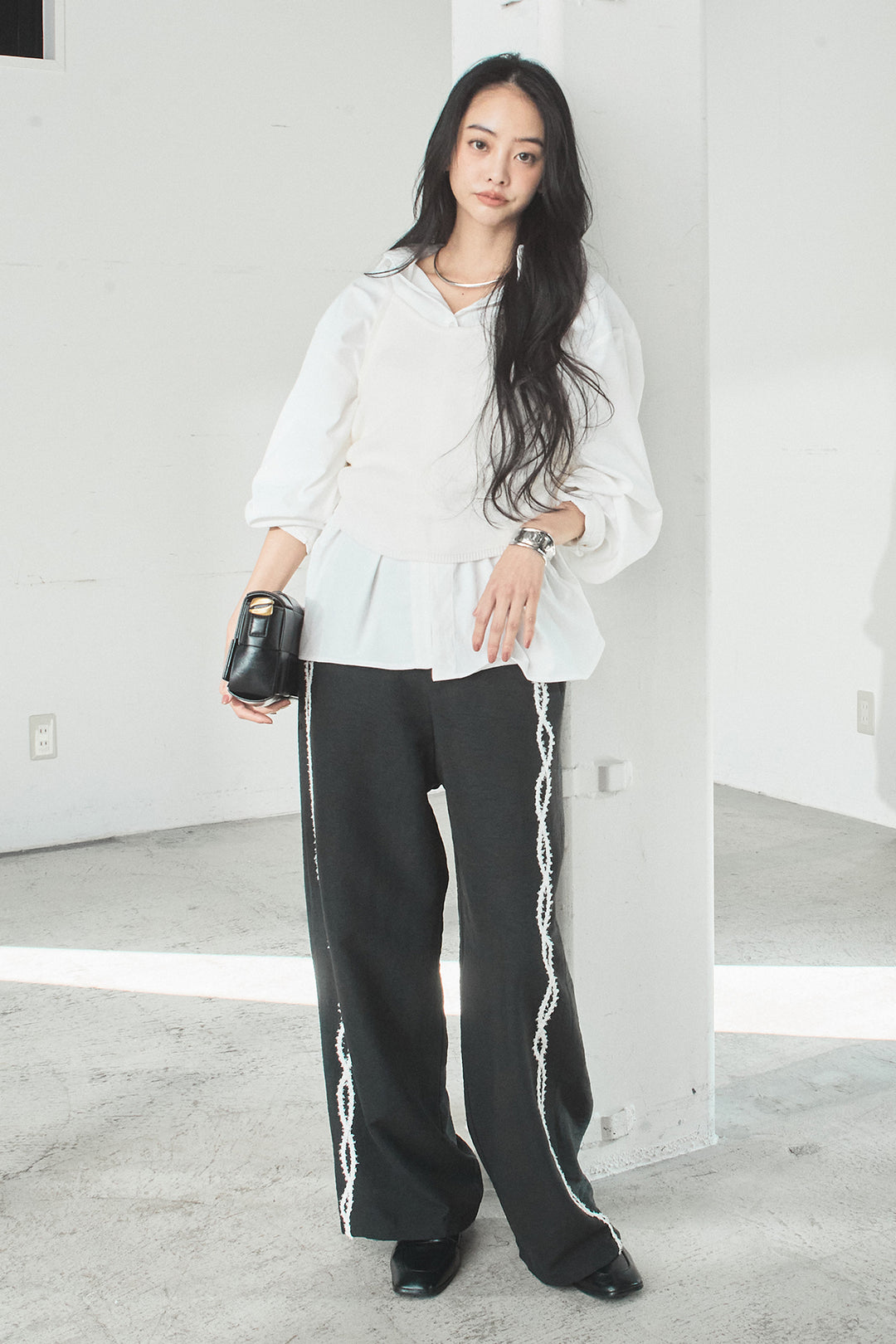 [SET]ニットキャミ付きシャツ+刺繡テープラインパンツ(2set)