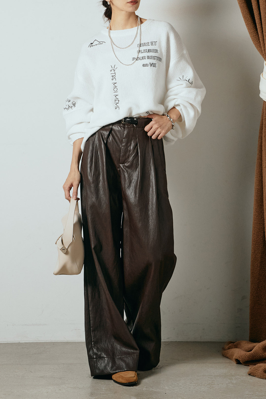 [SET]刺繍ロゴランダムデザインニットトップス+ベルト付きレザーライクタックパンツ(2set)