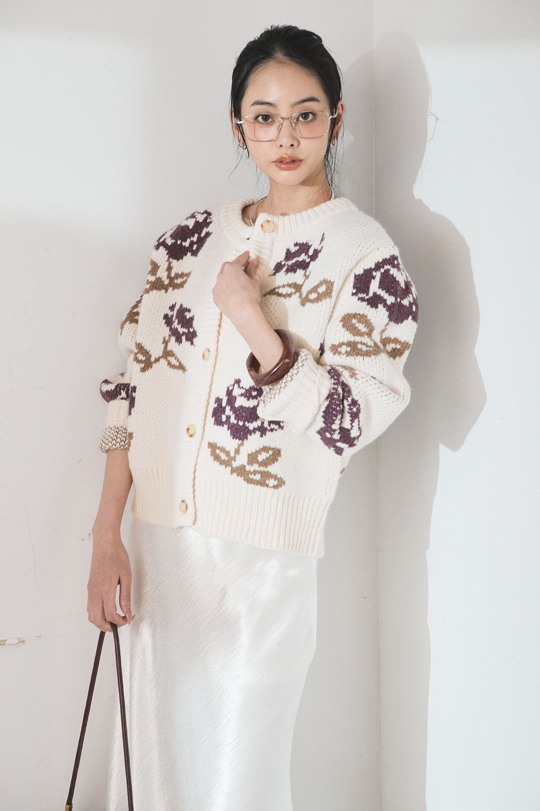 [SET]花柄ジャガードニットカーディガン+裾レースデザインサテンスカート(2set)