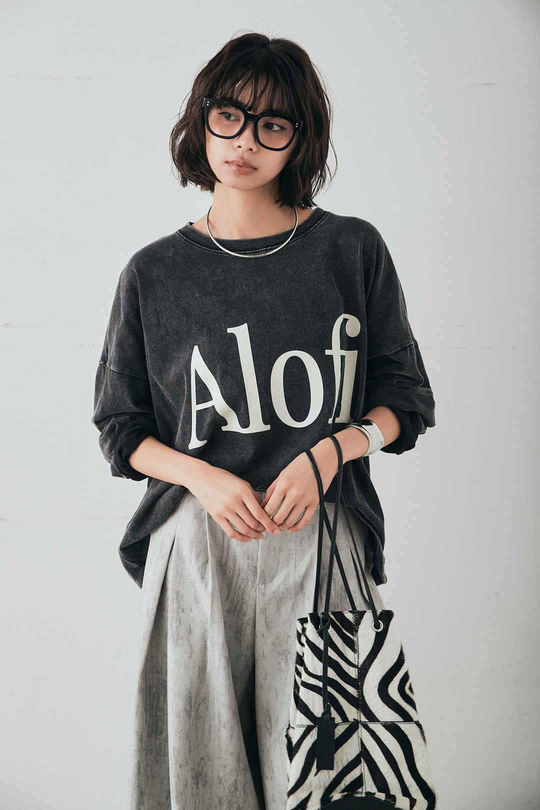 [SET]裾センタードロストロゴプリントワイドTシャツ+紐ベルト付きかすれ柄ワイドスラックス(2set)