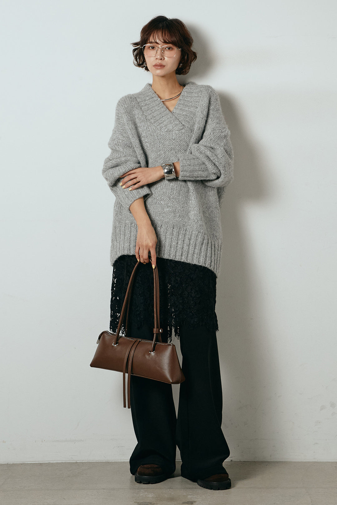 [SET]Vネックラメニットトップス+レース刺繍レイヤードフレアパンツ(2set)