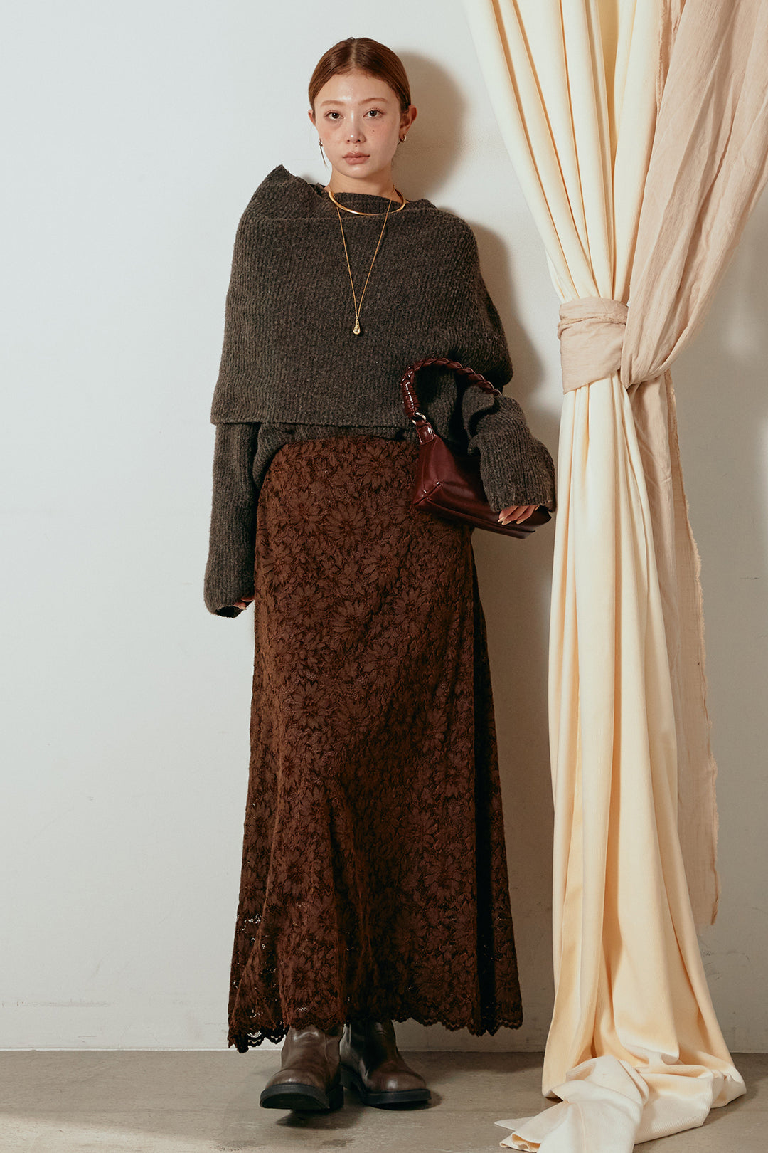 [SET]ケープデザインリブニットトップス+花柄刺繍ベロアフレアスカート(2set)