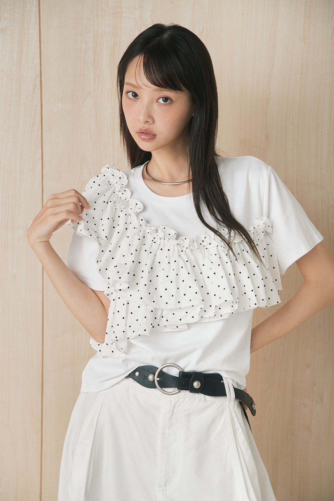 [SET]ドットアシメフリルデザインTシャツ+サークルバックルベルト付きタックワイドパンツ(2set)