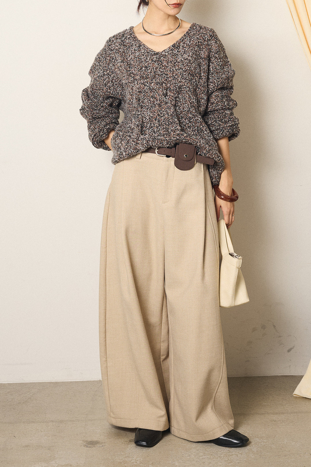 [SET]Vネックミックス編みニットトップス+ポーチベルト付きカーブパンツ(2set)