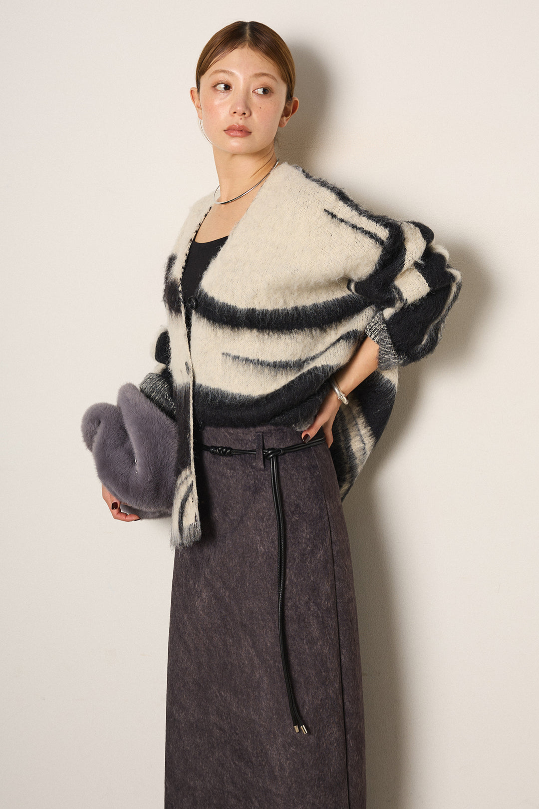 [SET]アクセントブラッシュドカーディガン+ロープベルト付きスウェード調スカート(2set)