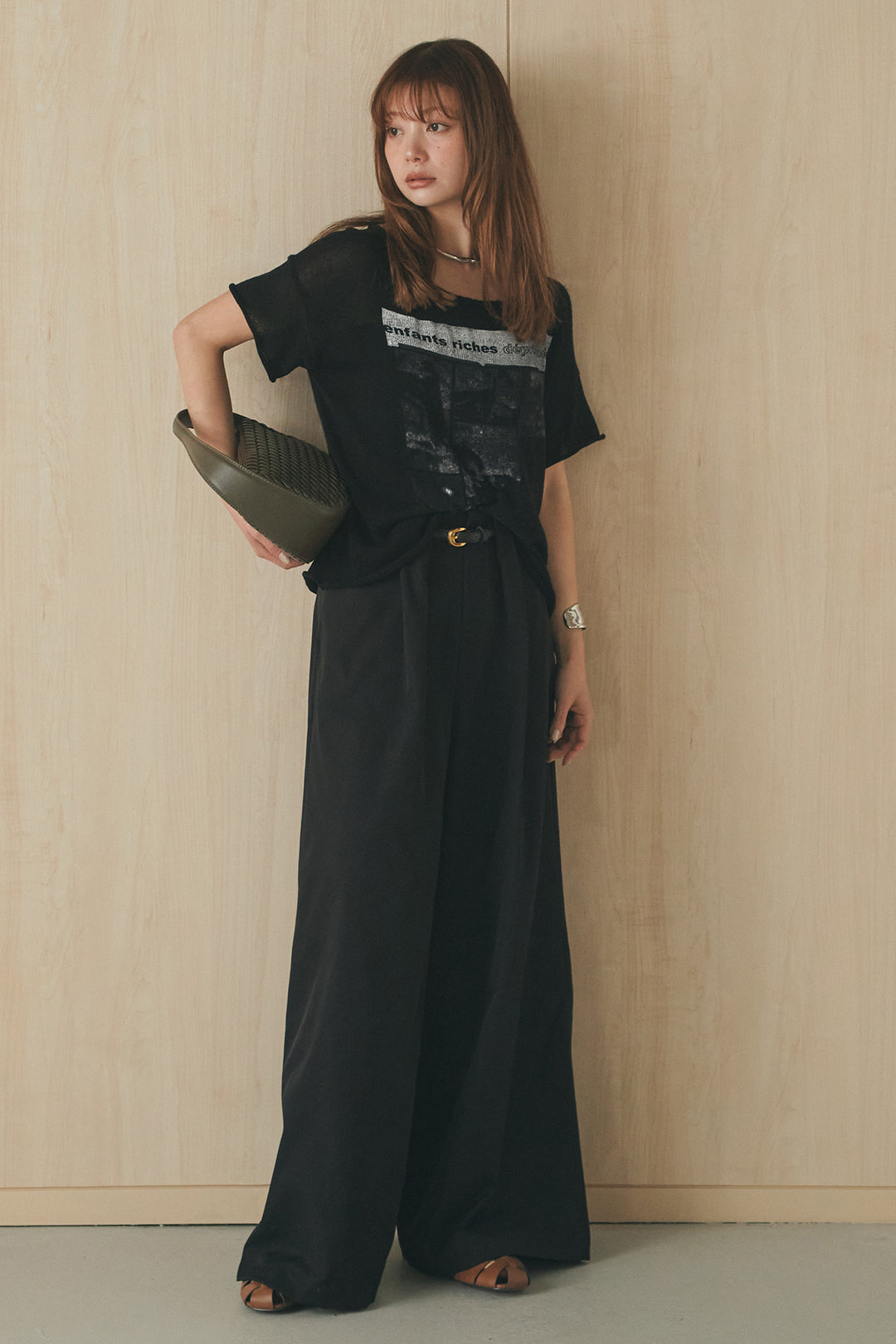 [SET]半袖モノトーングラフィックトップス+ベルトループデザインハイウエストタックパンツ(2set)