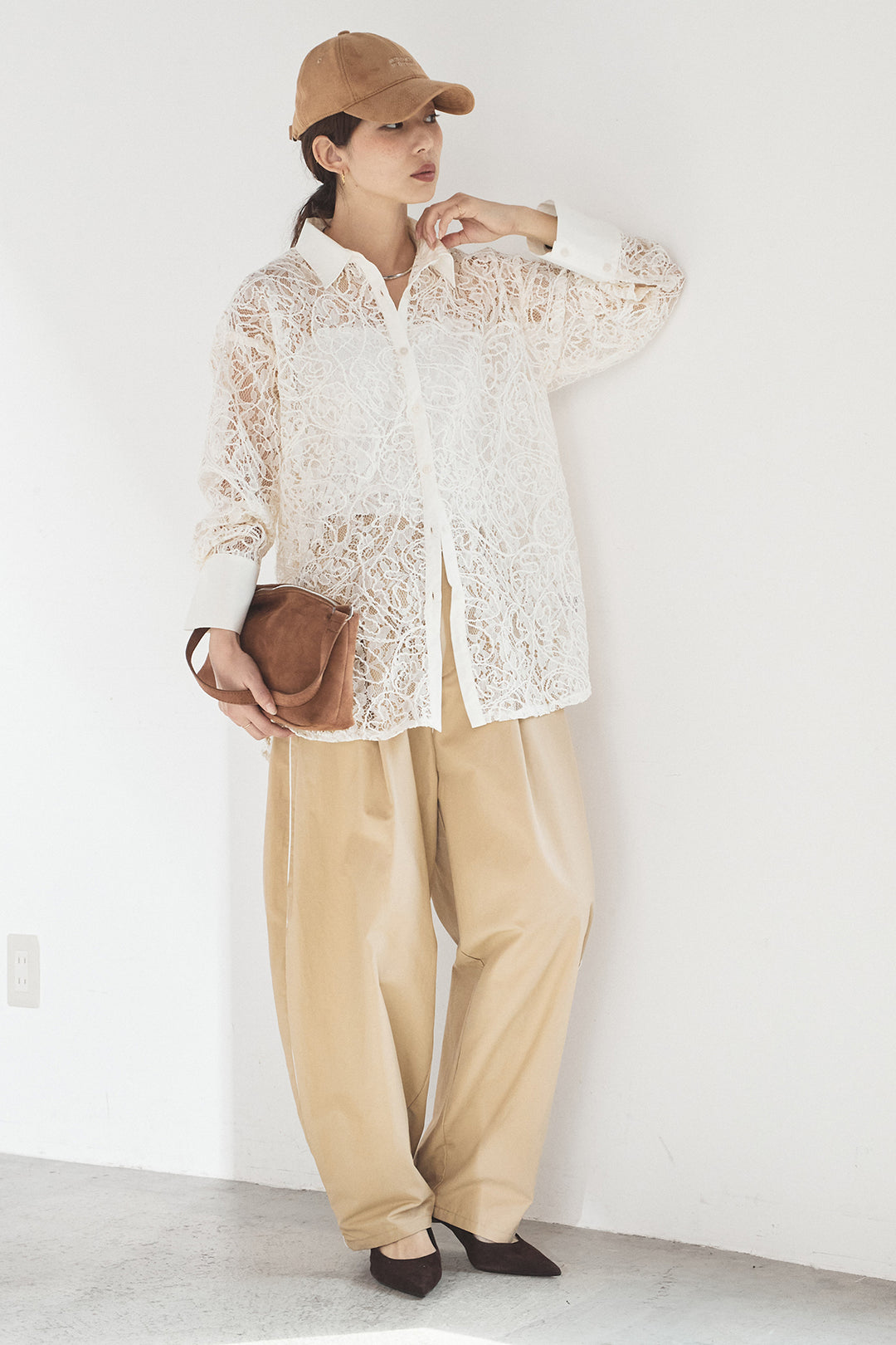 [SET]刺繍レースオーバーサイズシャツ+合繊ツイルパイピングタックカーブパンツ(2set)