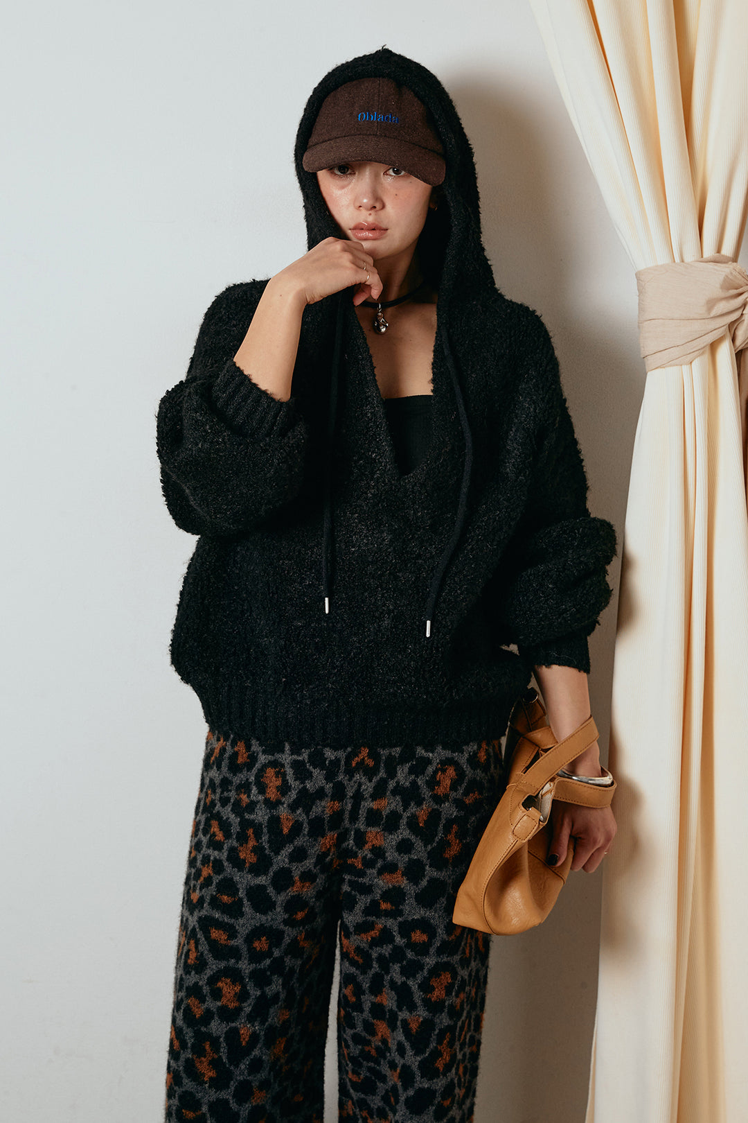 [SET]ブークレキーネックプルオーバー+リラックスレオパード柄ニットパンツ(2set)