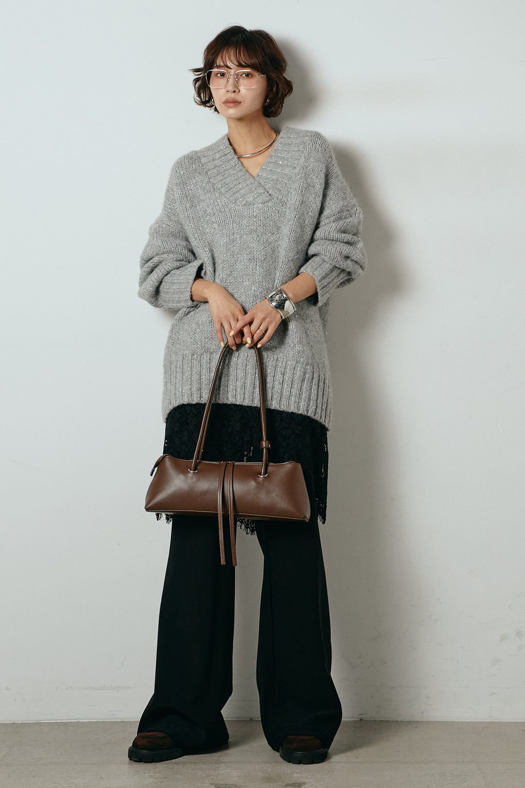 [SET]Vネックラメニットトップス+レース刺繍レイヤードフレアパンツ(2set)