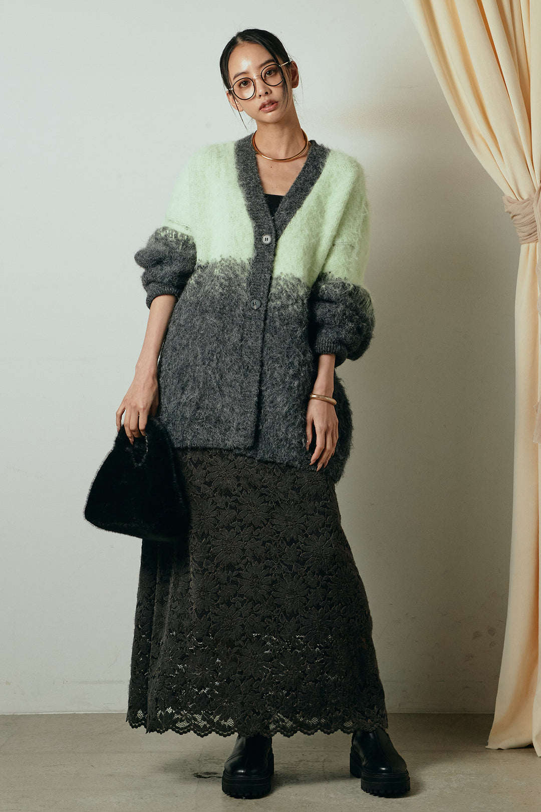 [SET]起毛グラデーションニットカーディガン+花柄刺繍ベロアフレアスカート(2set)