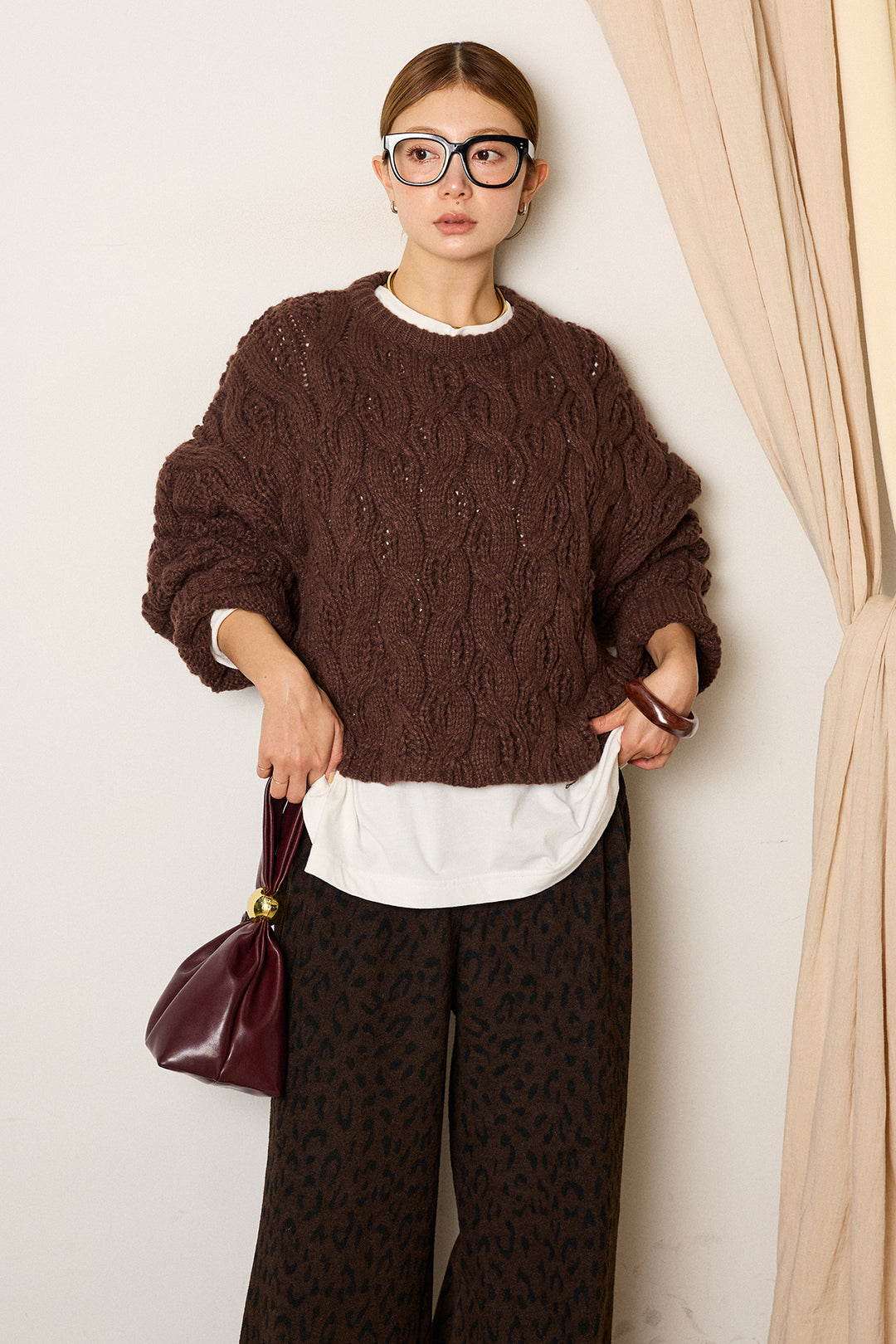 [SET]ケーブルリラックスショートニット+箔プリントBIGシルエットロングスリーブTシャツ+レオパードジャガードニットパンツ(3set)