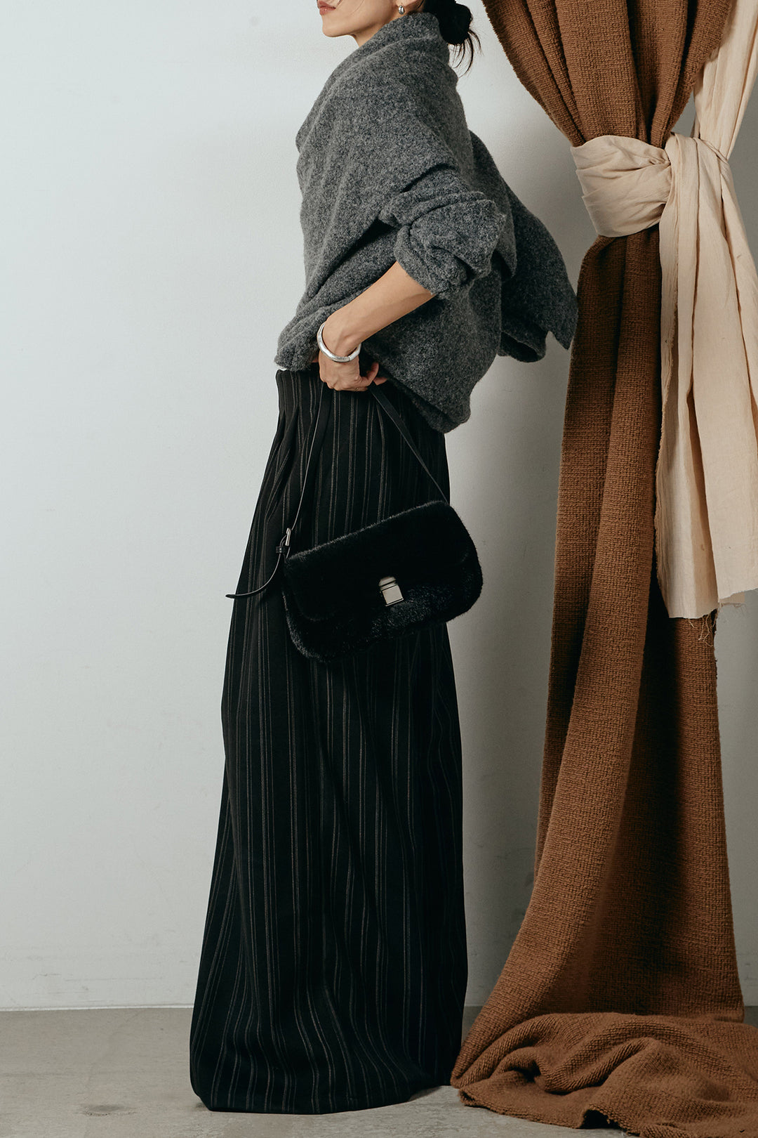 [SET]ネック巻きデザインニットトップス+タック入りマルチストライプ柄ワイドパンツ(2set)