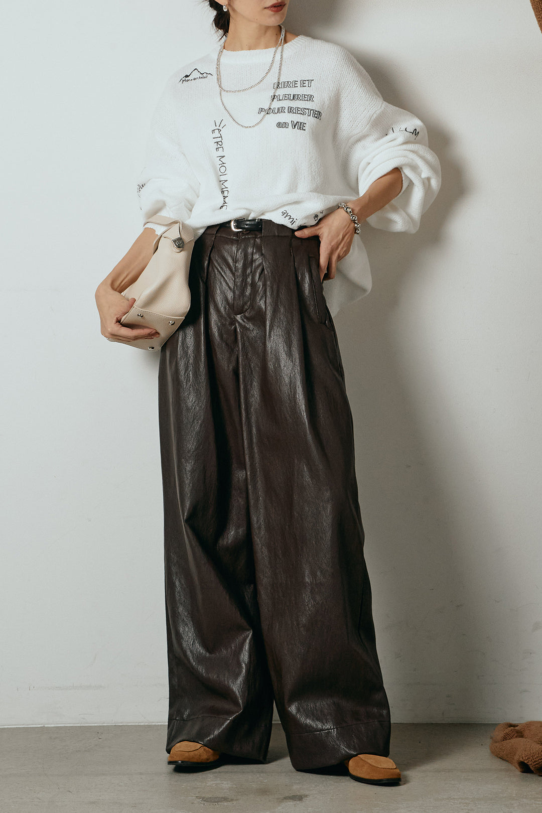 [SET]刺繍ロゴランダムデザインニットトップス+ベルト付きレザーライクタックパンツ(2set)