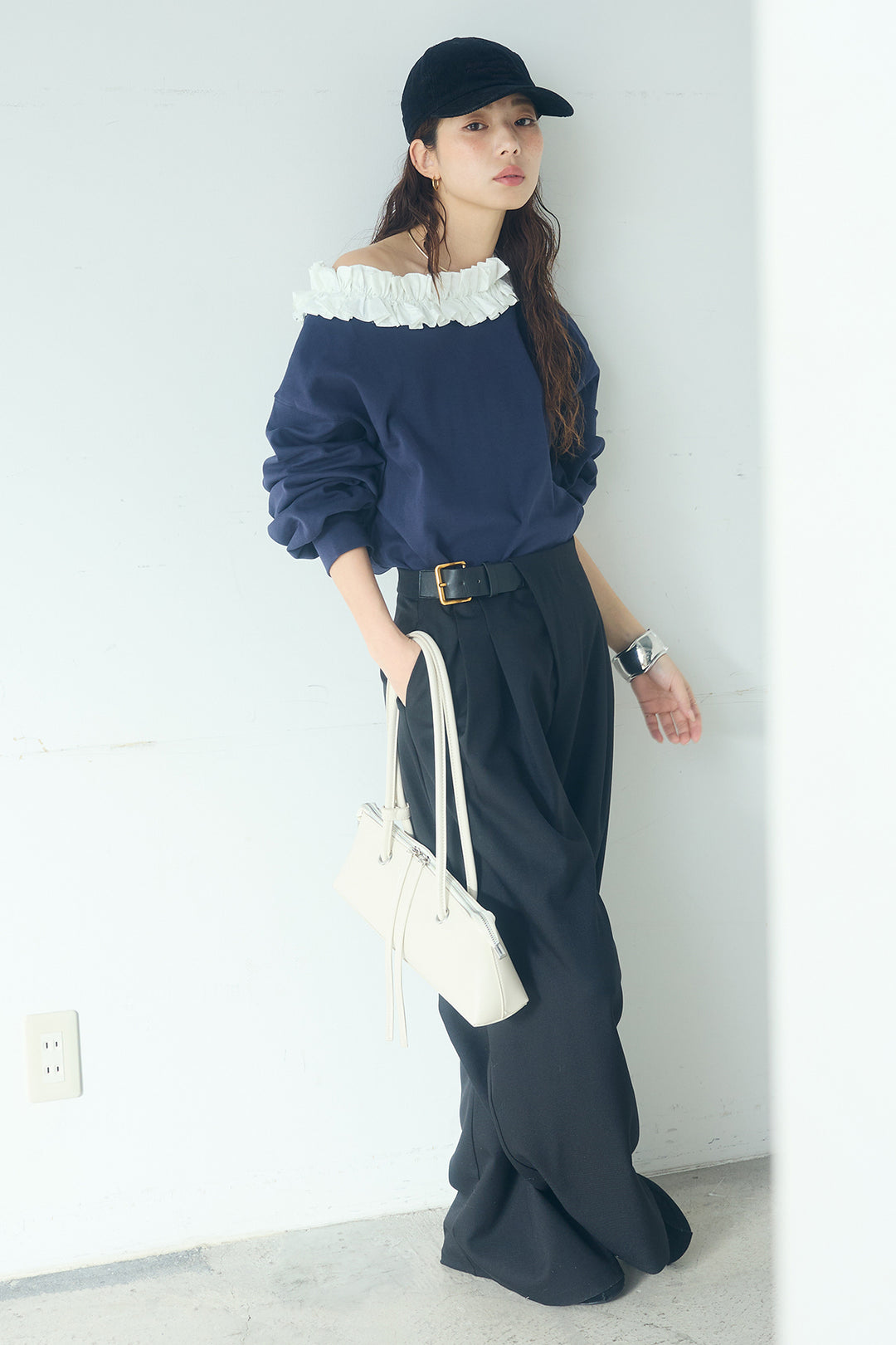 [SET]ネックギャザーフリルスウェット+サイドベルトタック入りスラックス(2set)