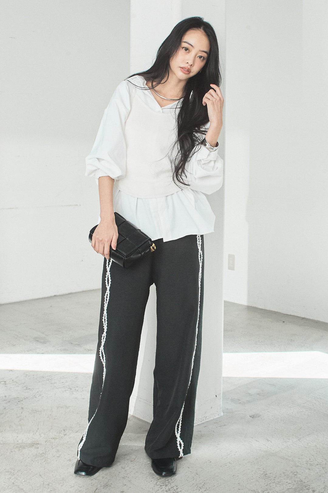 [SET]ニットキャミ付きシャツ+刺繡テープラインパンツ(2set)