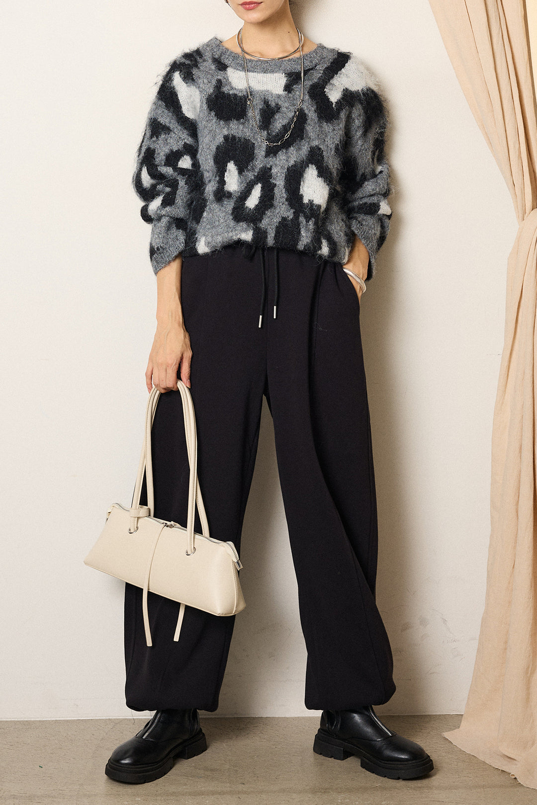 [SET]ルーズアニマルモヘアニットトップス+スウェットワイドカーブパンツ(2set)