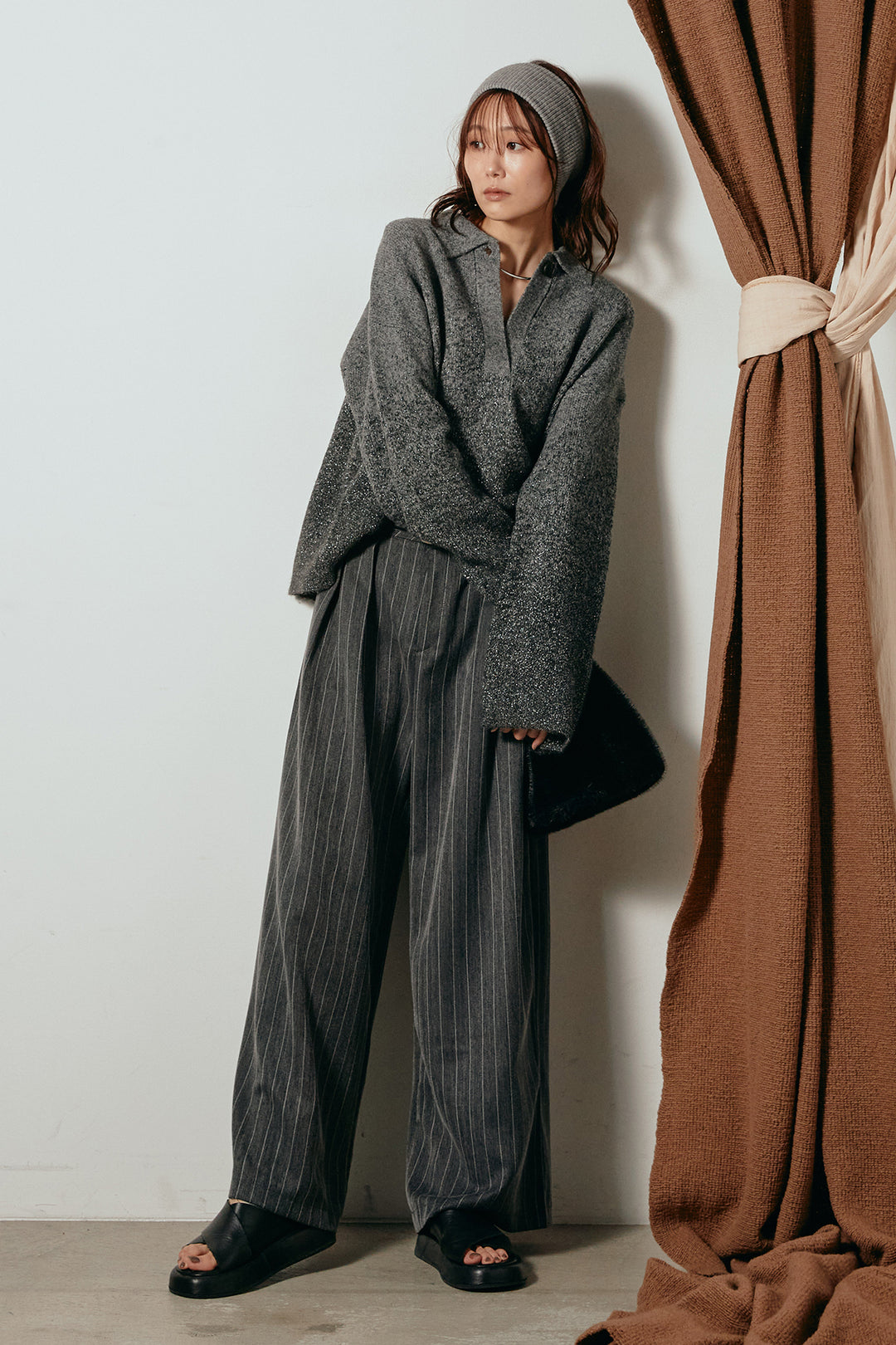 [SET]グラデーションラメニットキーネックプルオーバー+ストライプヘリンボーンパンツ(2set)