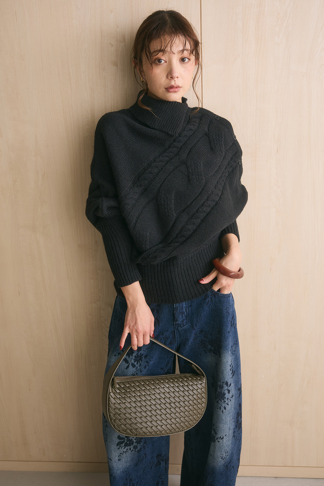 [SET]アシメカラーボタンケーブルニット+フラワーモチーフ刺繍カーブデニム(2set)