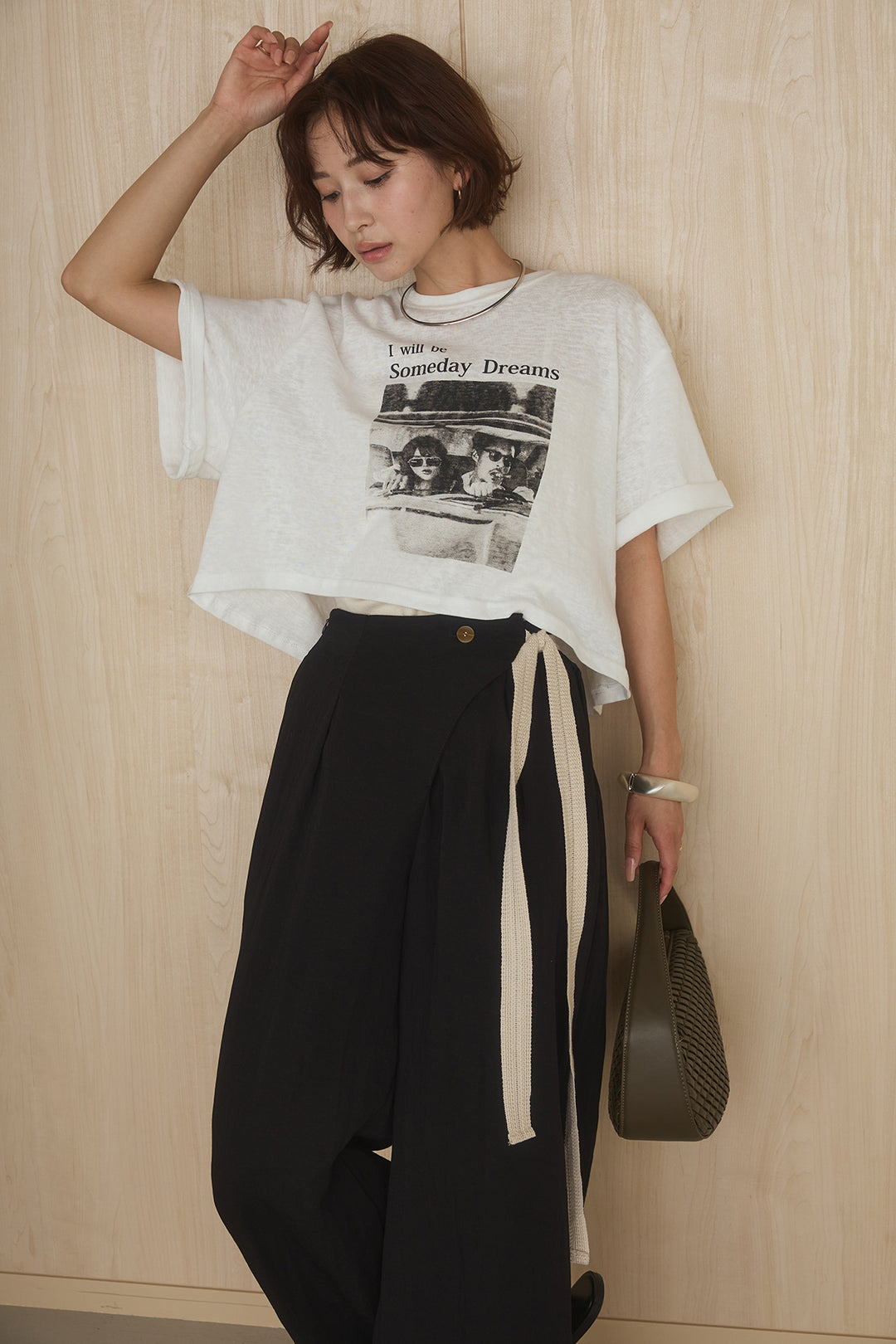 [SET]グラフィックサムデイワイドクロップドT+異素材ベルト付きラップ風ニュアンスワイドパンツ(2set)