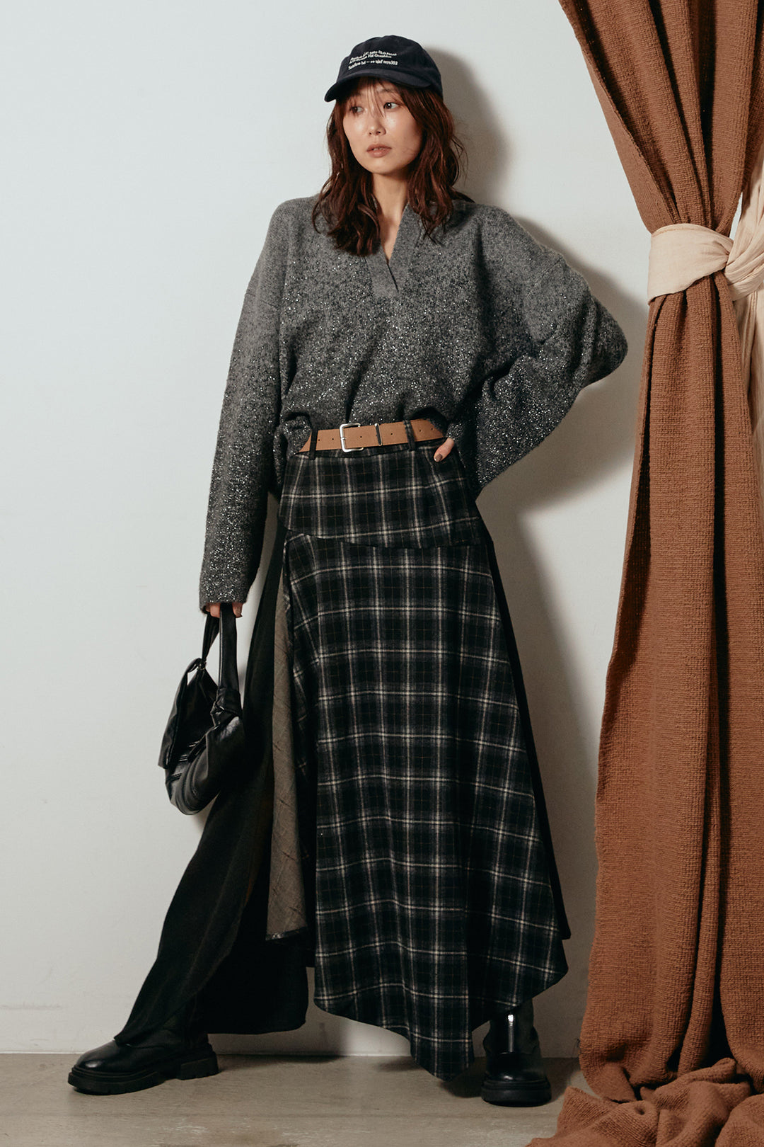 [SET]グラデーションラメニットキーネックプルオーバー+フェイクレザーベルト付き切り替えタータンチェックスカート(2set)