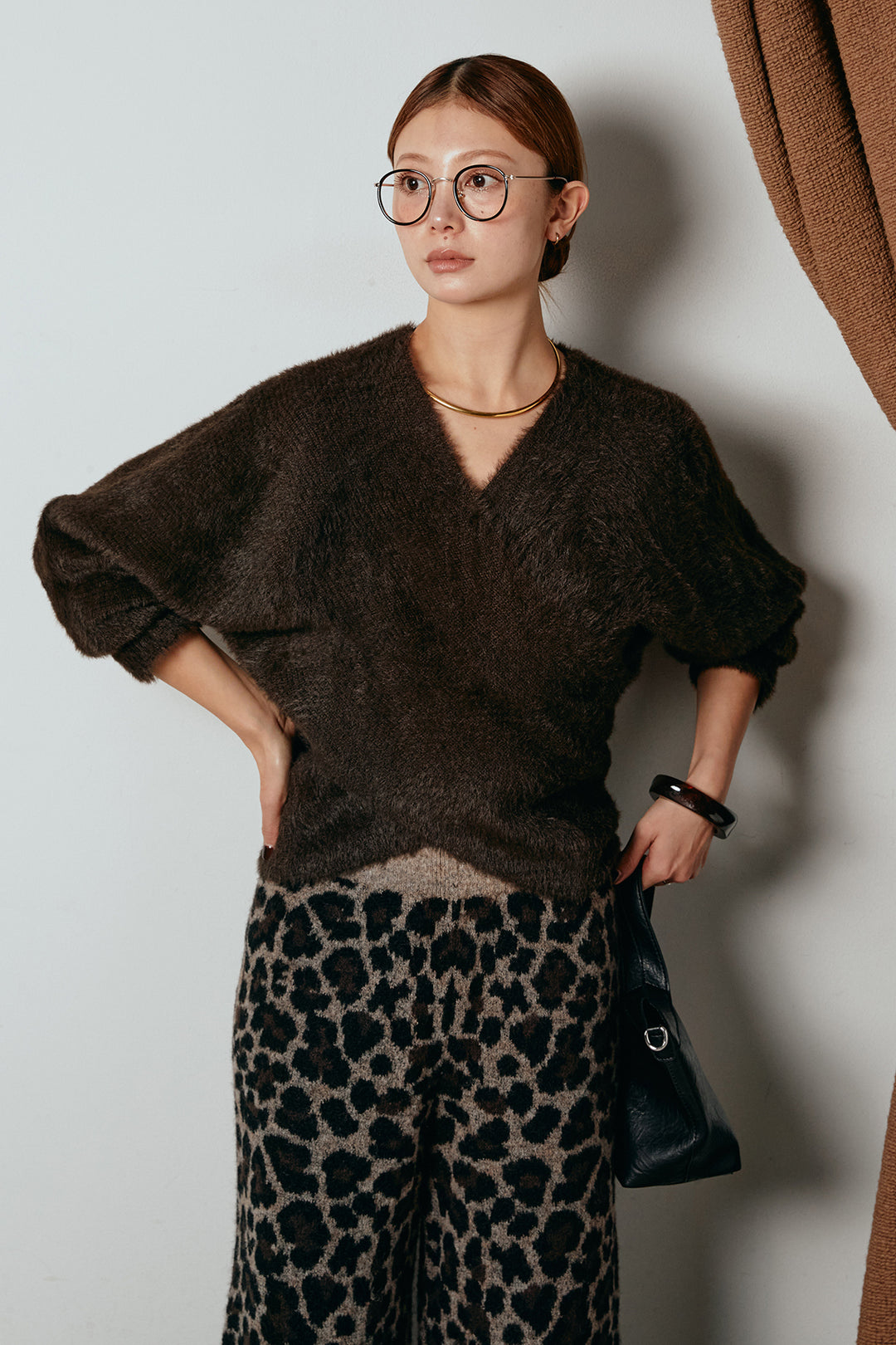 [SET]シャギーカシュクールニットトップス+リラックスレオパード柄ニットパンツ(2set)