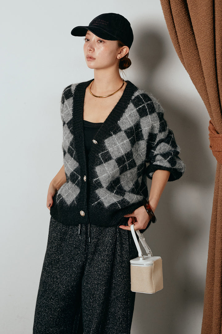 [SET]オーバーサイズ総柄Vネックニットカーディガン+杢ニットフレアパンツ(2set)