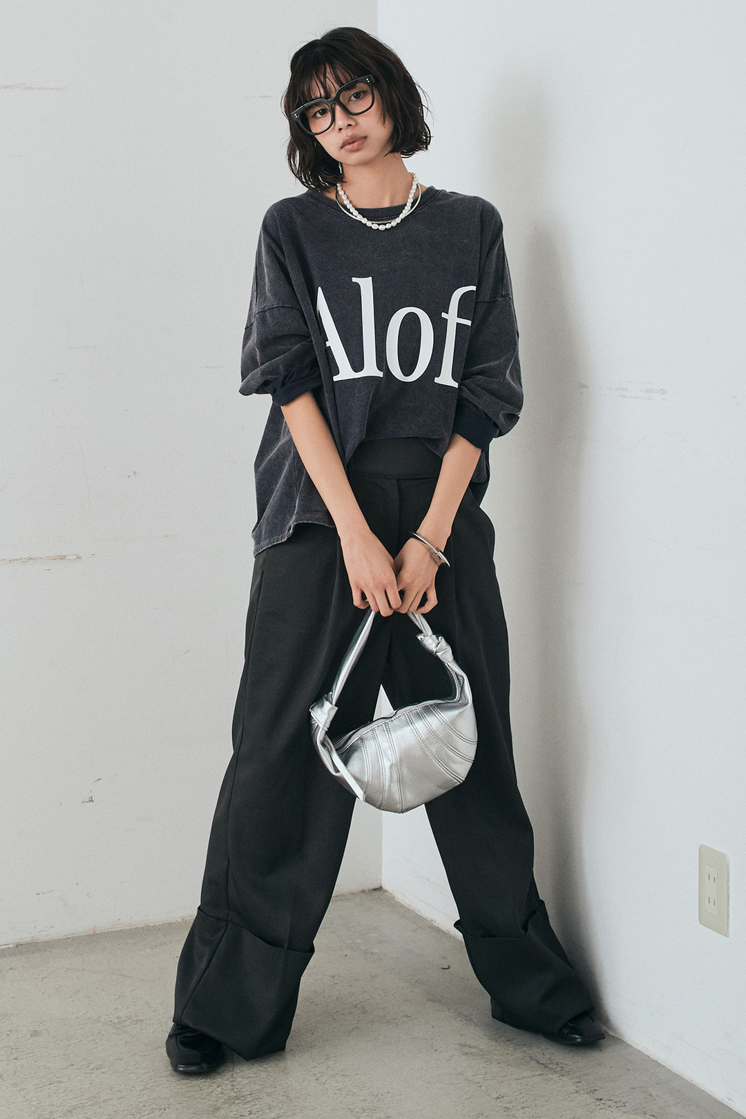 [SET]裾センタードロストロゴプリントワイドTシャツ+センタープレスセミワイドパンツ(2set)