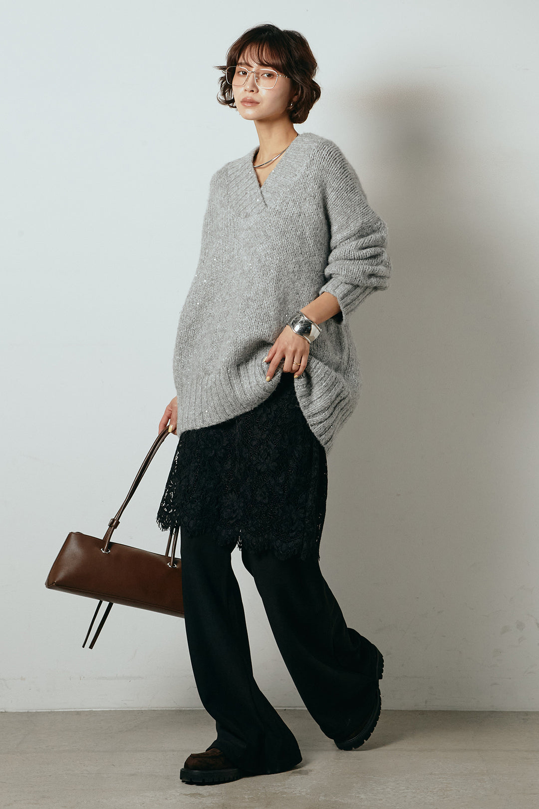 [SET]Vネックラメニットトップス+レース刺繍レイヤードフレアパンツ(2set)