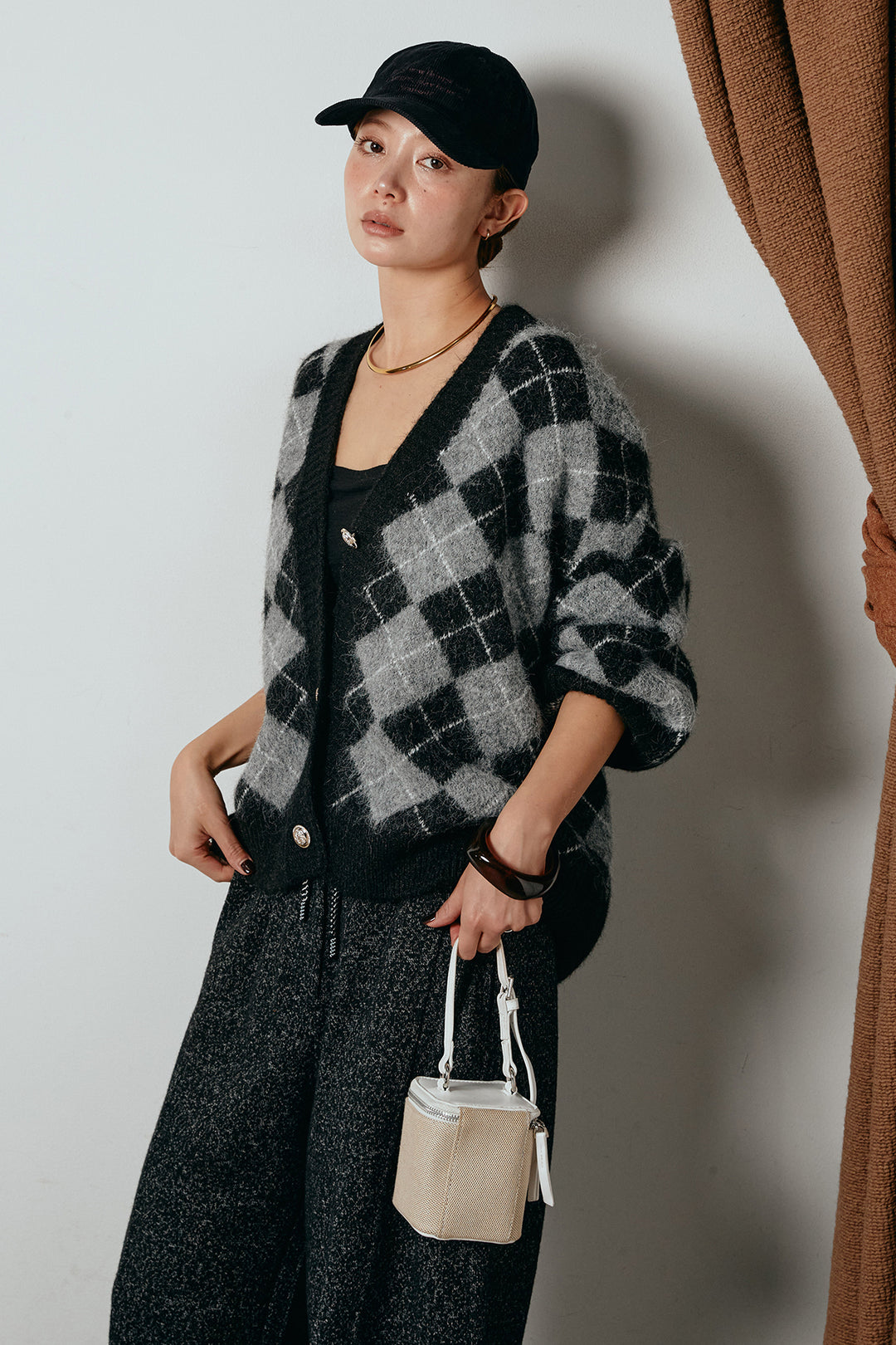 [SET]オーバーサイズ総柄Vネックニットカーディガン+杢ニットフレアパンツ(2set)