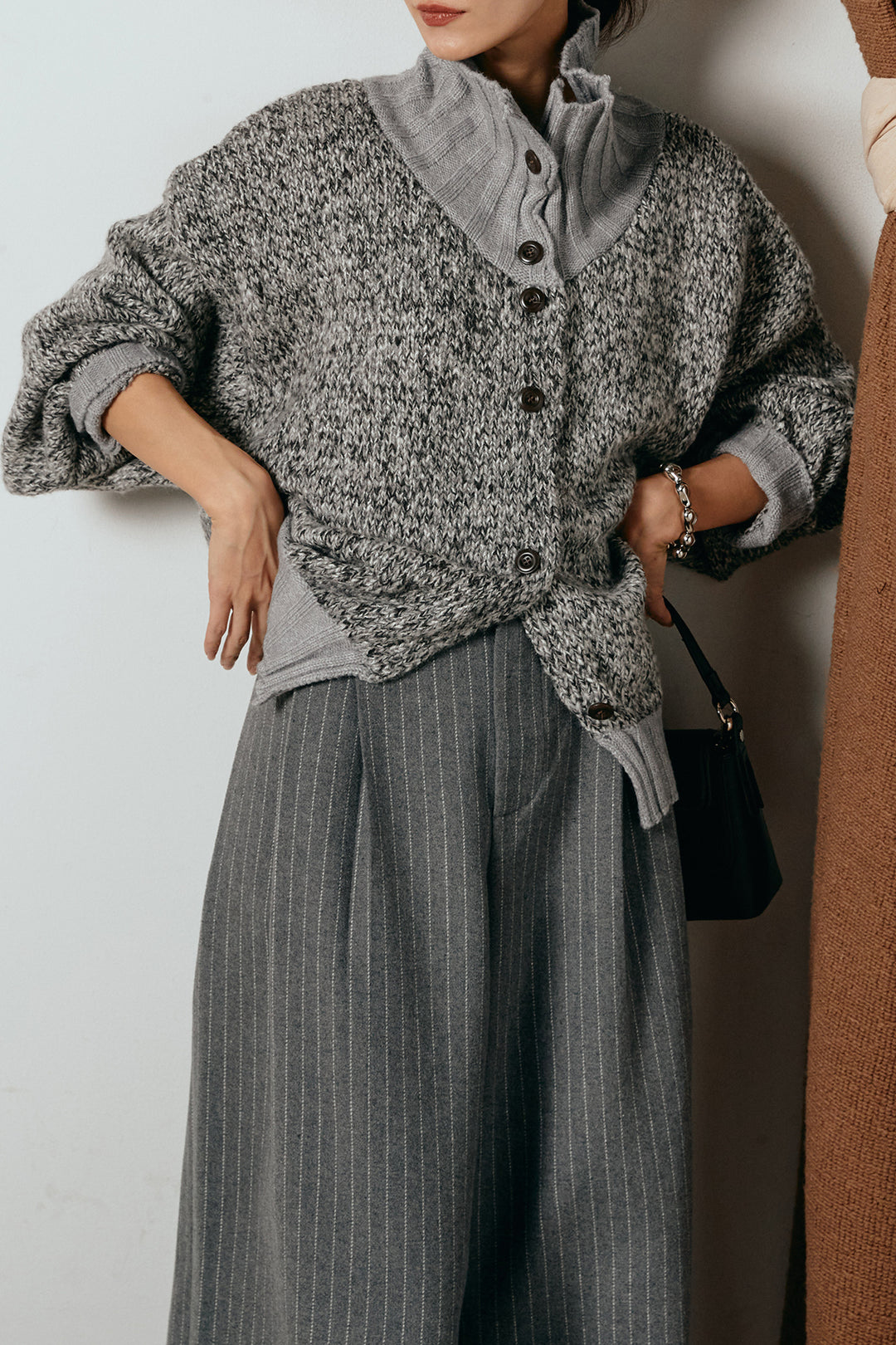 [SET]ハイネックミックスニットカーディガン+ウールライクストライプパンツ(2set)