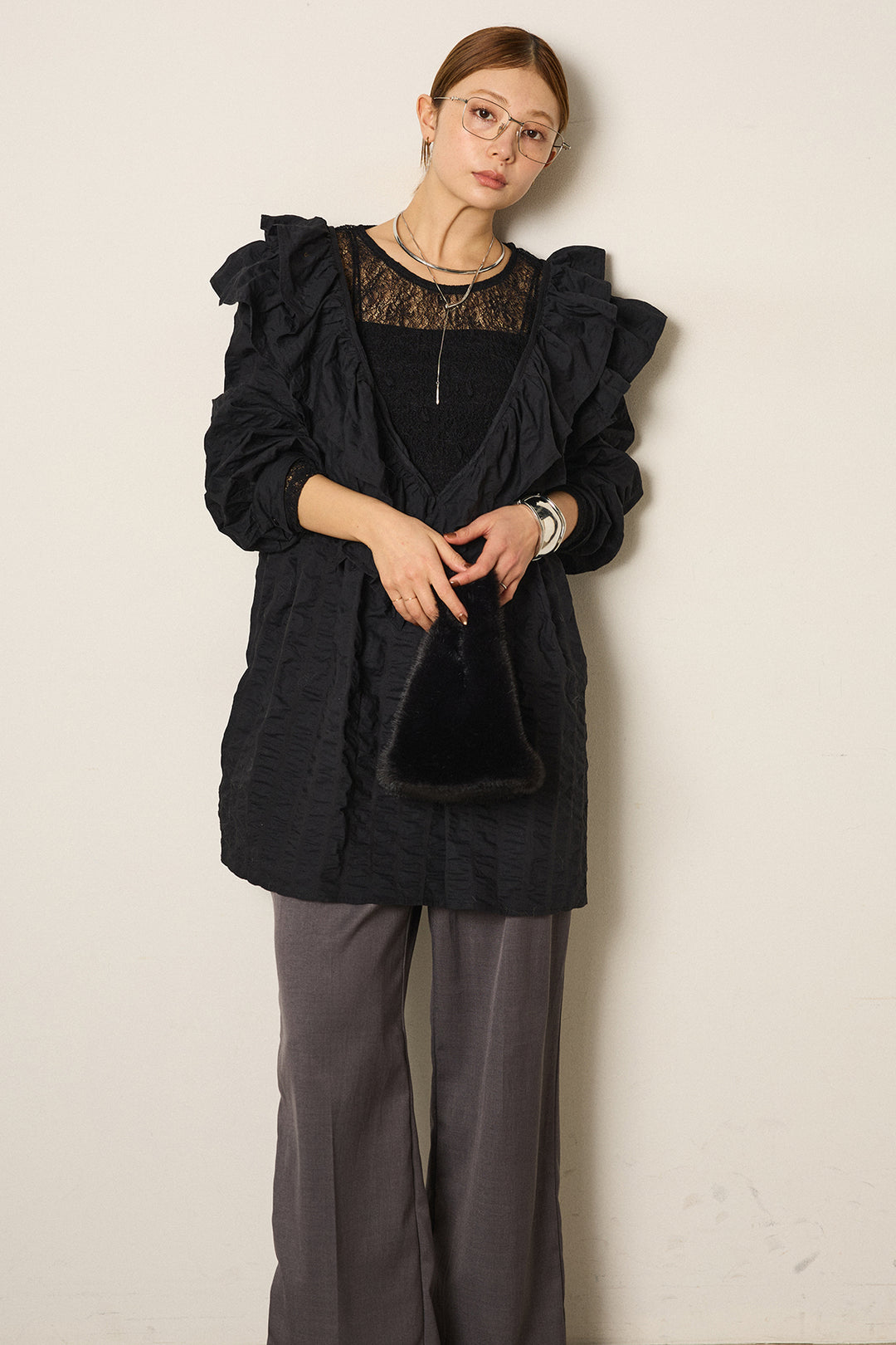 [SET]Vネックフリルカラーブラウス+ツイルスプリングカラータックパンツ(2set)