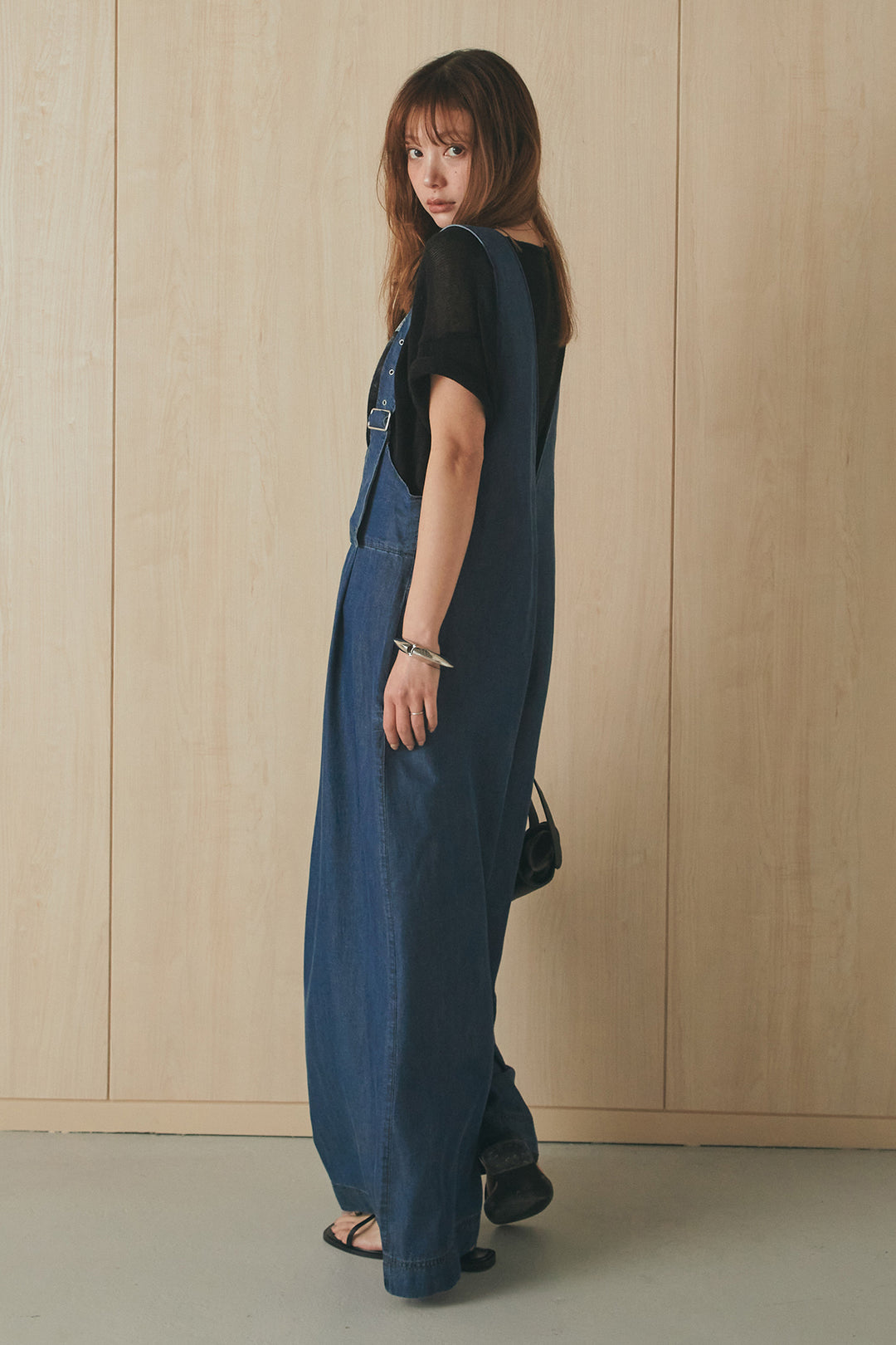 [SET]半袖モノトーングラフィックトップス+前後2WAYテンセルデニムサロペット(2set)
