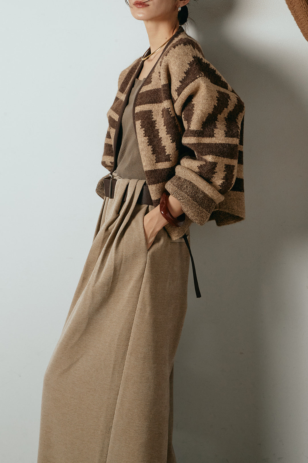 [SET]ノーカラー幾何学模様アウター+ベルトループコーデュロイワイドパンツ(2set)