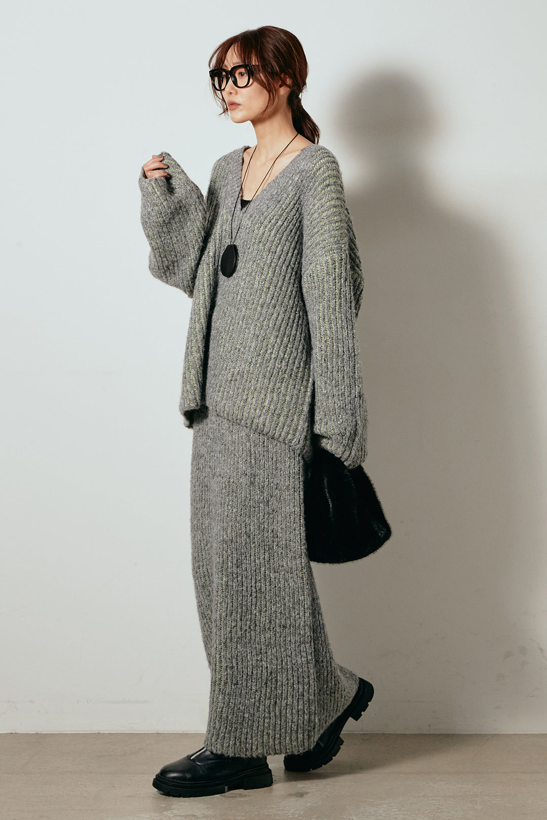 [SET]アルパカタッチ深Vニットトップス+アルパカタッチニットタイトスカート(2set)