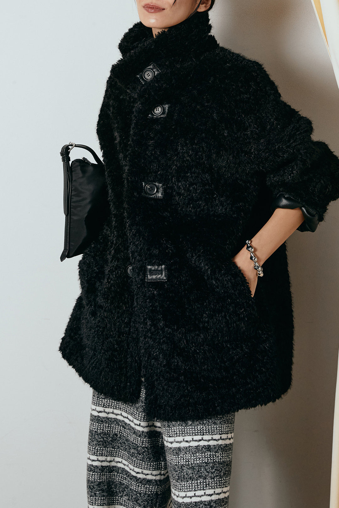 [SET]リバーシブルボアアウター+マルチライン柄リラックスニットパンツ(2set)