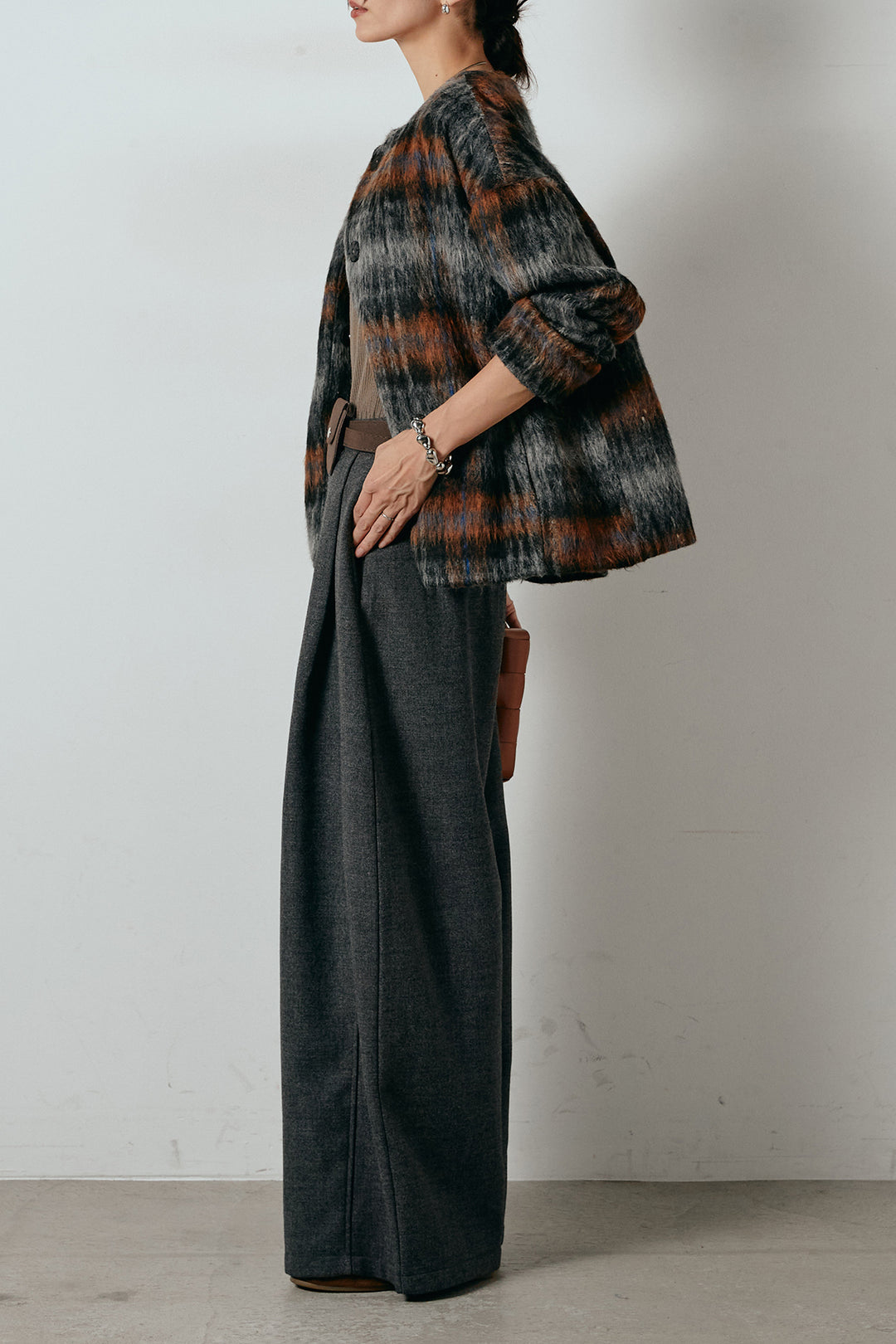 [SET]ノーカラーシャギーチェックアウター+ポーチベルト付きカーブパンツ(2set)