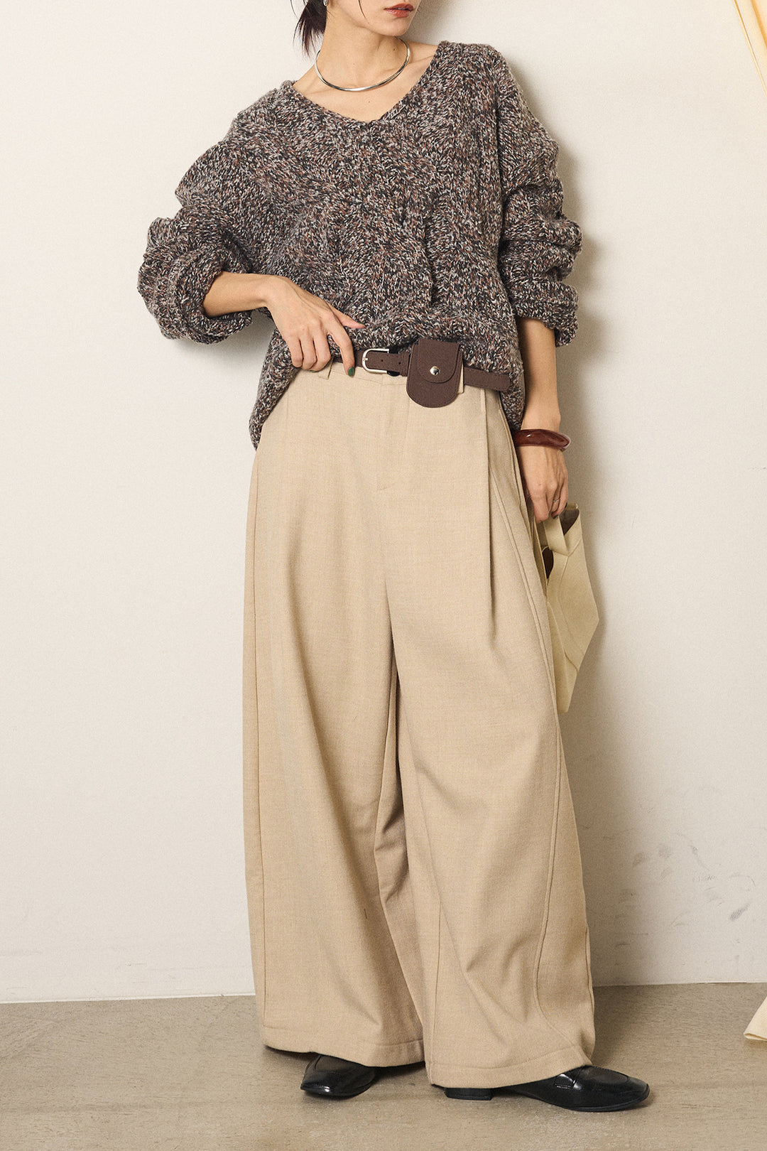 [SET]Vネックミックス編みニットトップス+ポーチベルト付きカーブパンツ(2set)