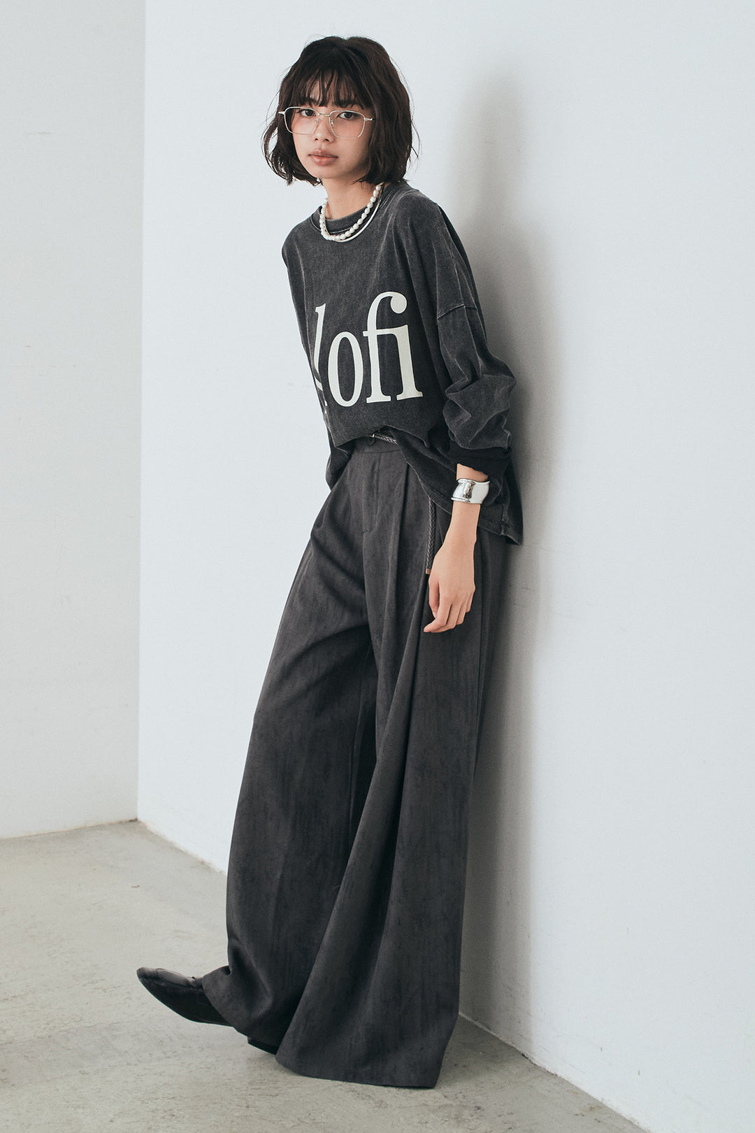 [SET]裾センタードロストロゴプリントワイドTシャツ+紐ベルト付きかすれ柄ワイドスラックス(2set)