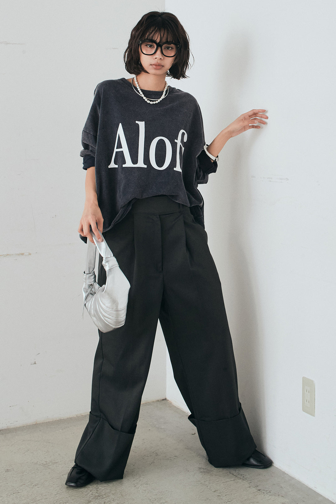 [SET]裾センタードロストロゴプリントワイドTシャツ+センタープレスセミワイドパンツ(2set)