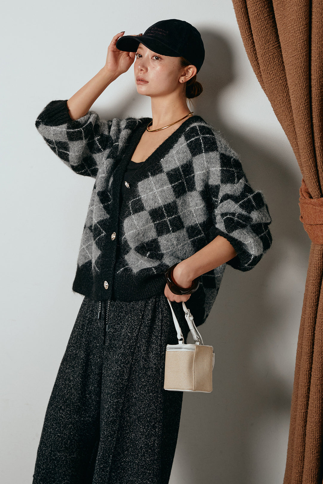 [SET]オーバーサイズ総柄Vネックニットカーディガン+杢ニットフレアパンツ(2set)