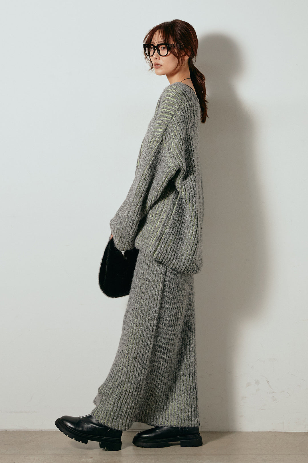 [SET]アルパカタッチ深Vニットトップス+アルパカタッチニットタイトスカート(2set)