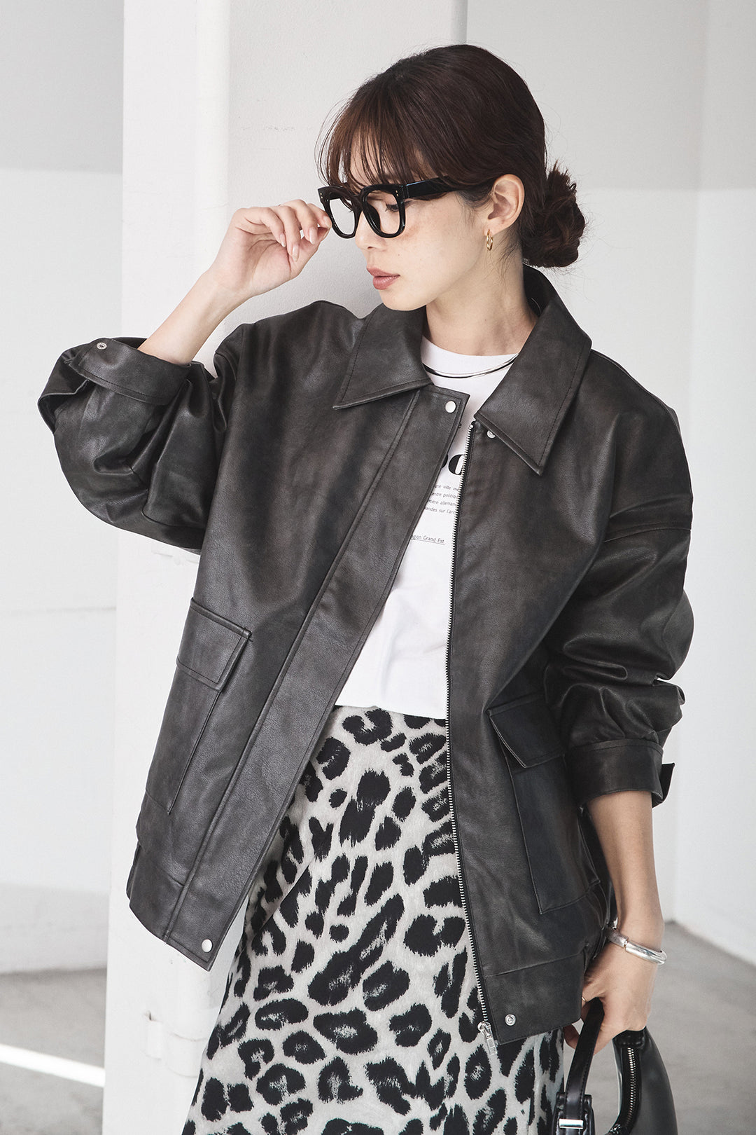 [SET]レザーライクオーバーサイズブルゾン+レオパードサテンナロースカート(2set)