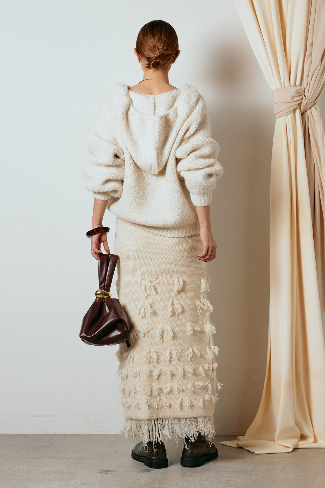 [SET]ブークレキーネックプルオーバー+ポイントフリンジニットナロースカート(2set)