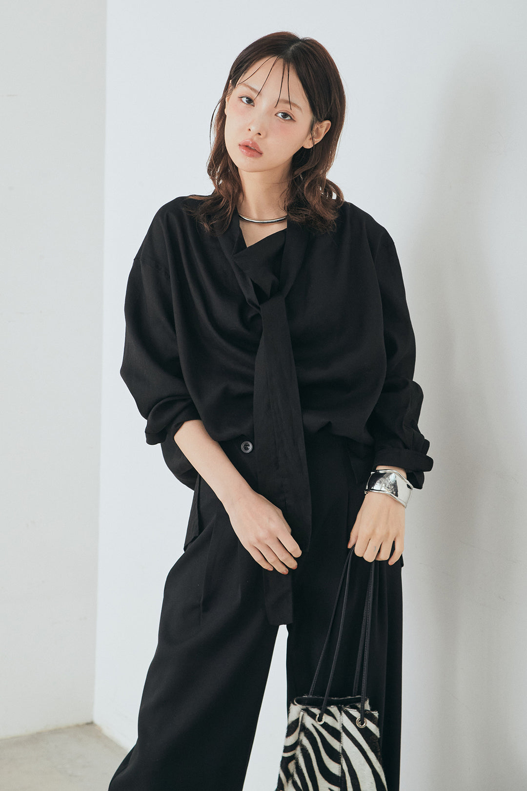[SET]ニュアンスボータイブラウス+斜めボタンタック入りスラックス(2set)