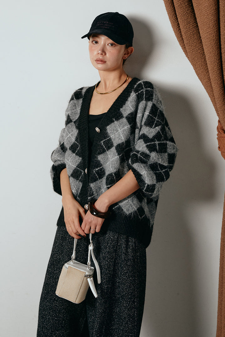 [SET]オーバーサイズ総柄Vネックニットカーディガン+杢ニットフレアパンツ(2set)